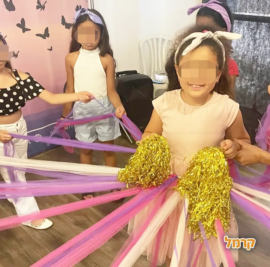 רוקדות עם רוני - 073-7027585