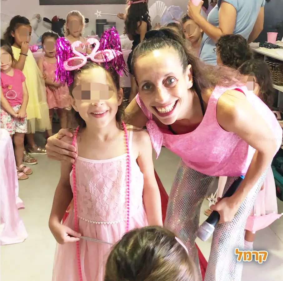 רוקדות עם רוני - 073-7027585