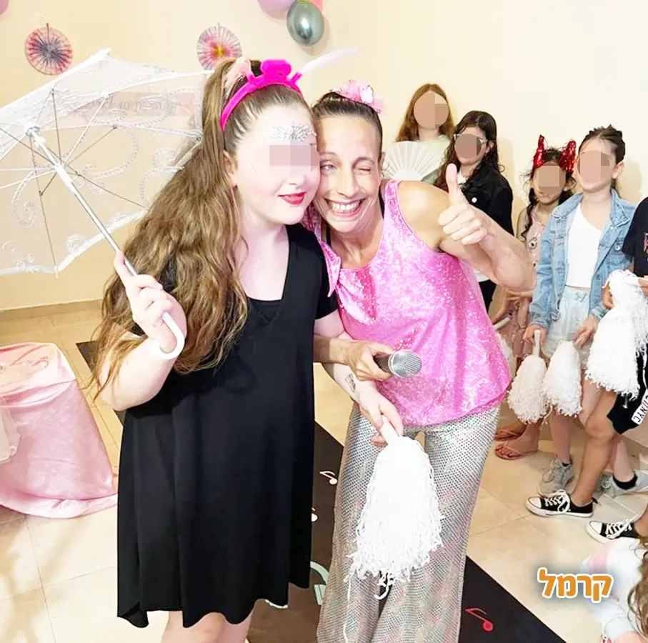 רוקדות עם רוני - 073-7027585