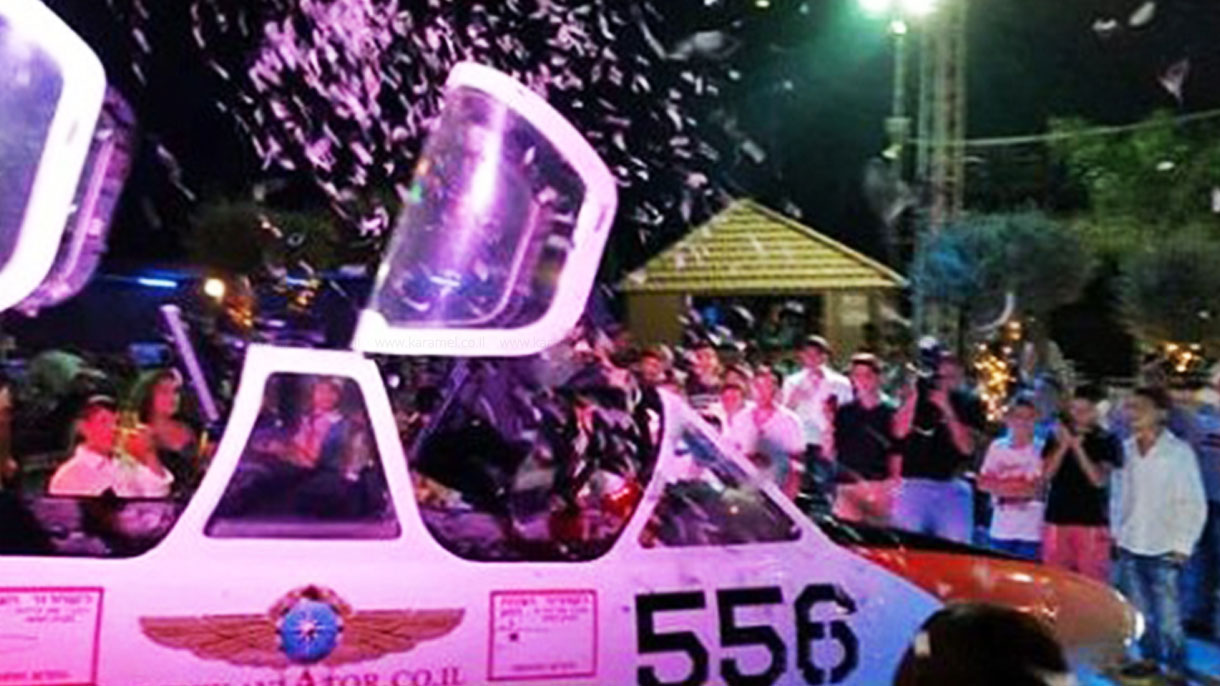 אוויאטור - כניסה יחודיית בתא טייס - 073-7828334