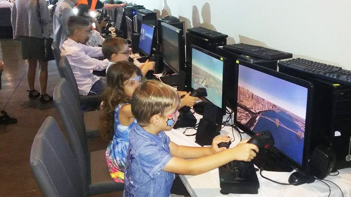 אוויאטור - כניסה יחודיית בתא טייס - 073-7828334