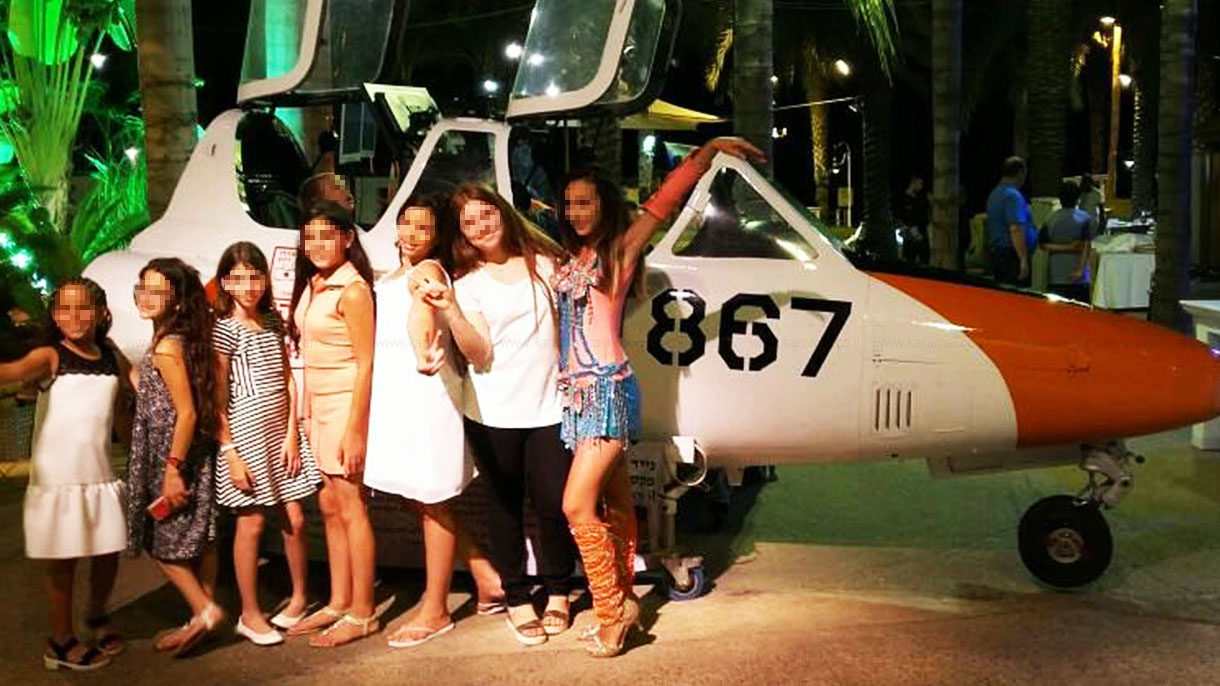 אוויאטור - כניסה יחודיית בתא טייס - 073-7828334