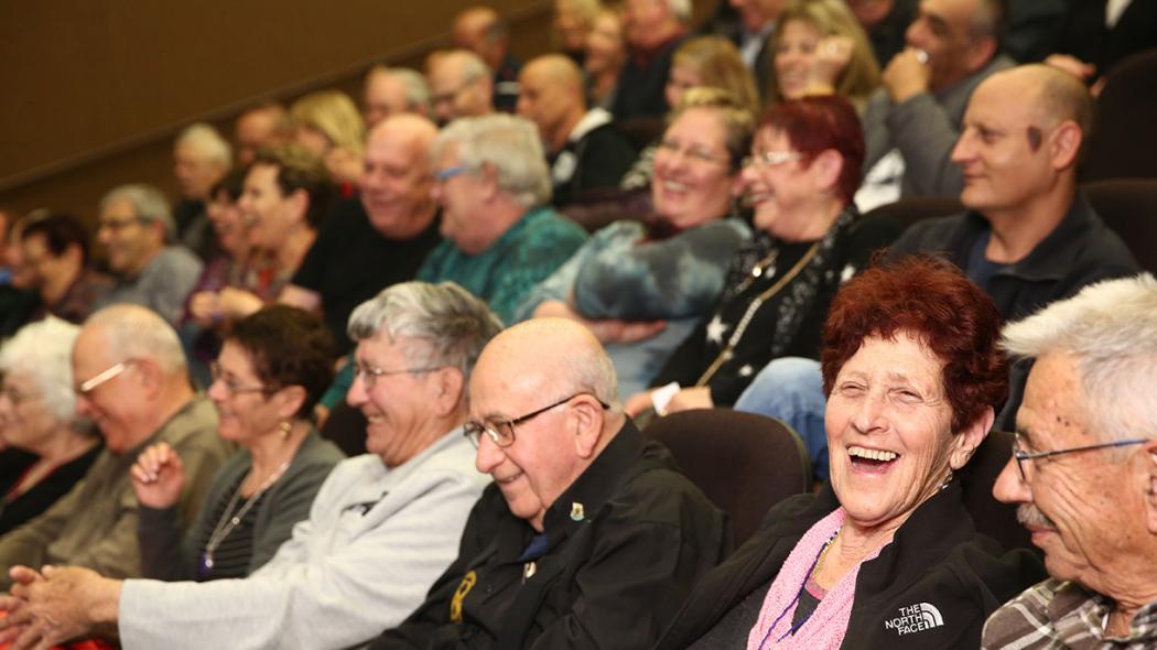 צביקה קרוכמל מרצה ומספר סיפורים - 073-7027134