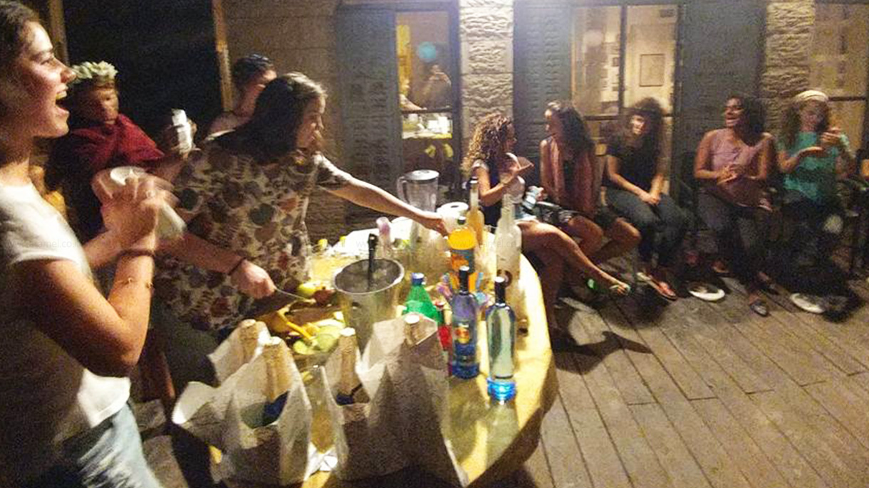 קוקטייל ועוד - 073-7029348