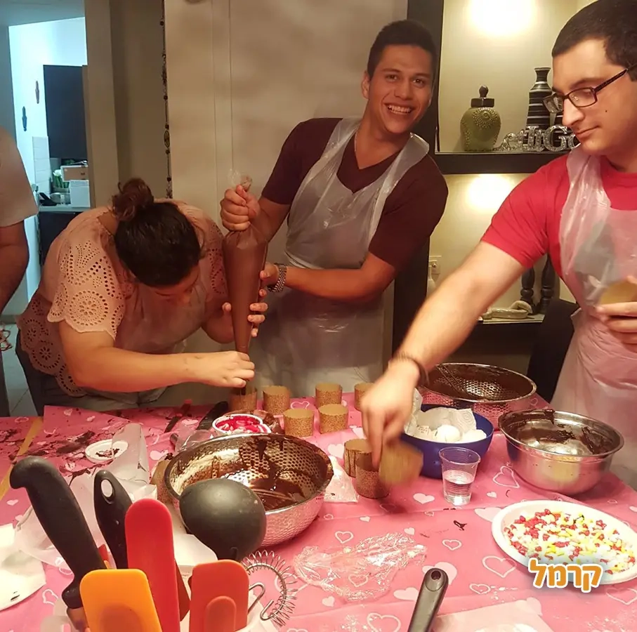 השולחן המתוק - חווית שוקולד - 073-7837631