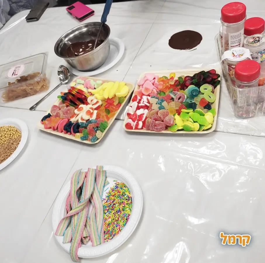 השולחן המתוק - חווית שוקולד - 073-7837631