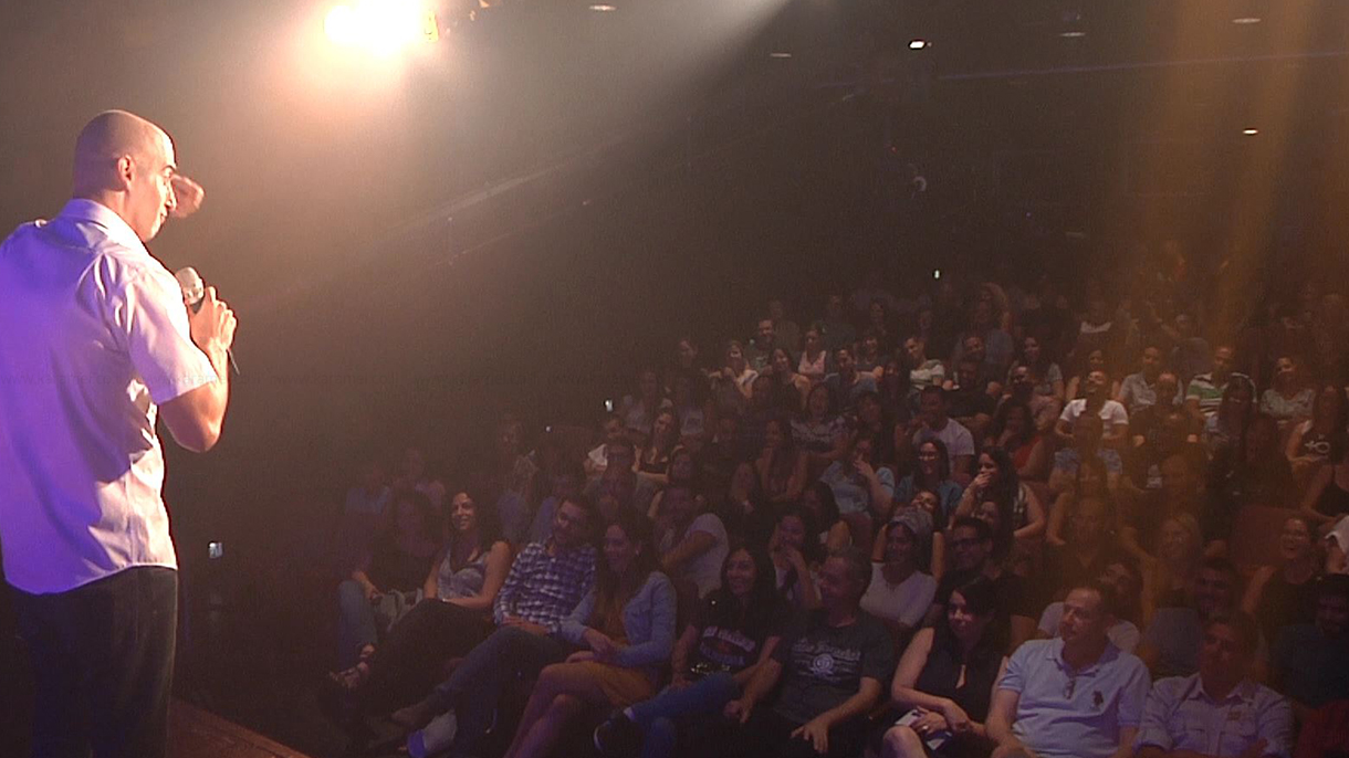 מוטי אהרונוביץ' - מצחיק בטירוף - 073-7837708