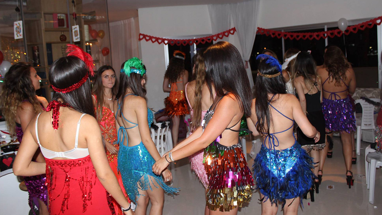 סטריפדאנס עם ענבר - 073-7829424