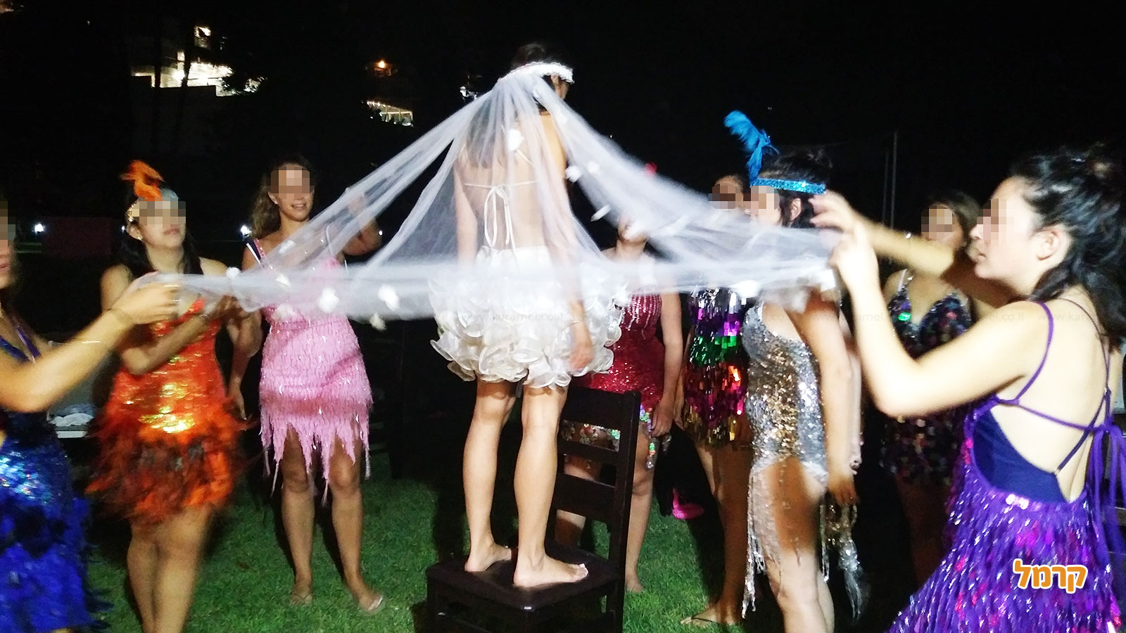 סטריפדאנס עם ענבר - 073-7829424