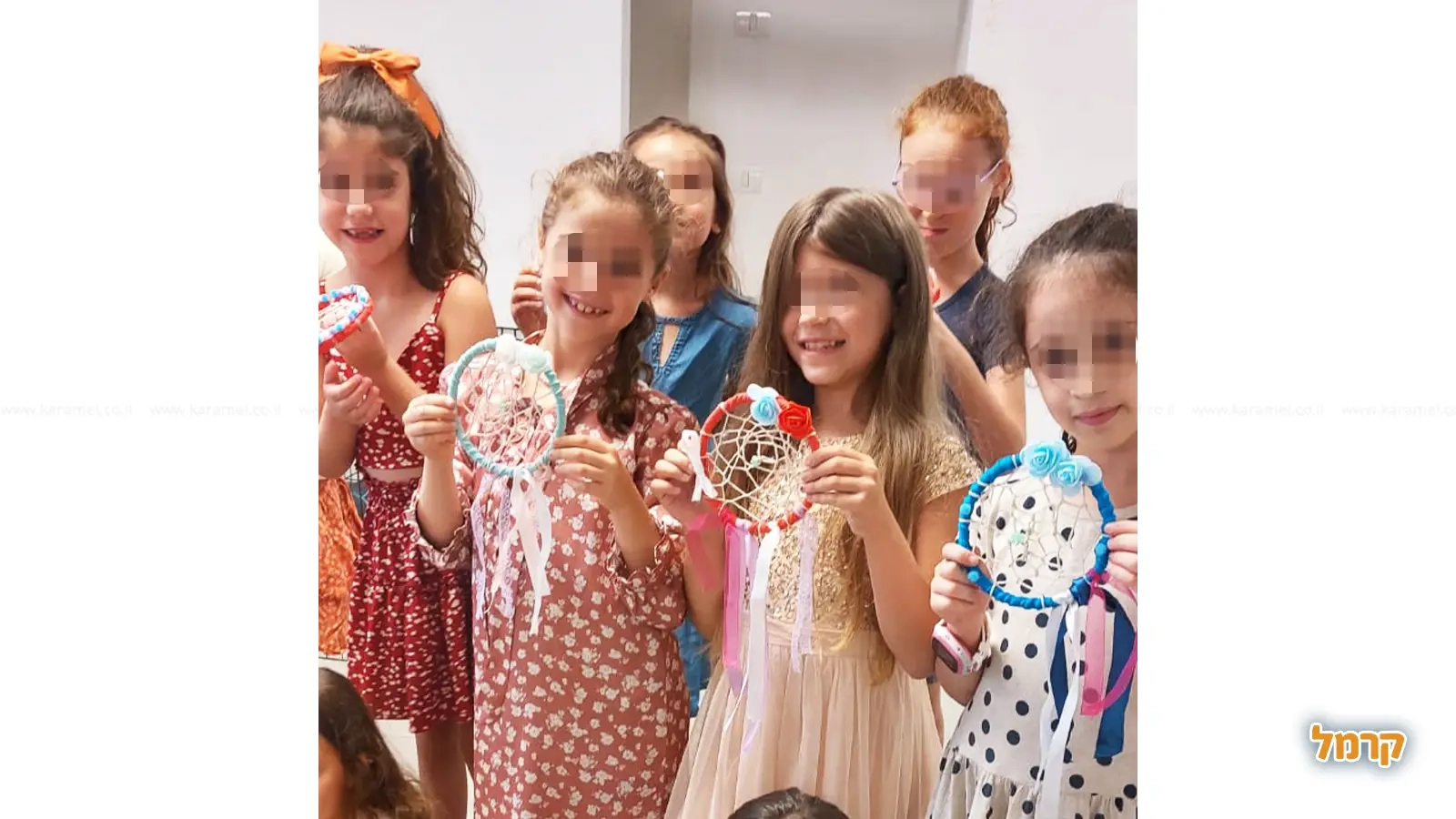 אומנות בחוטים - 073-7579243