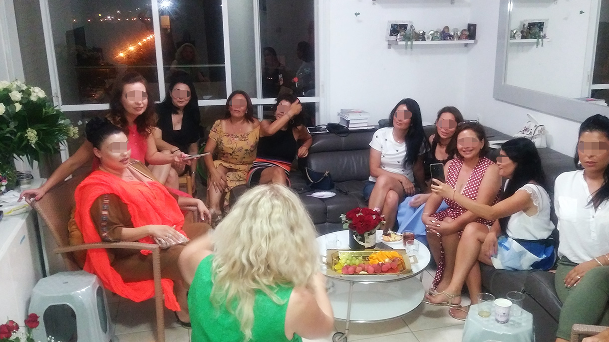 העוצמה והסוד הנשי   - 073-7836585