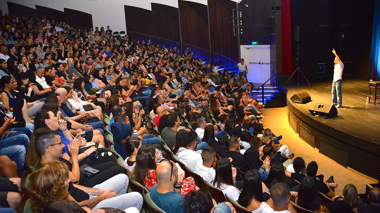 שוקי דוד - המומחה בסטנדאפ - 073-7838186