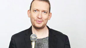 שגיב פרידמן במופע סטנדאפ