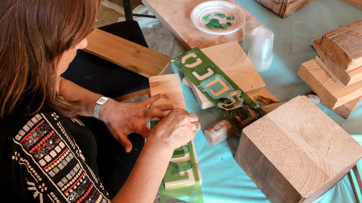 סדנאות עץ עם אסתריקה - 073-7757636