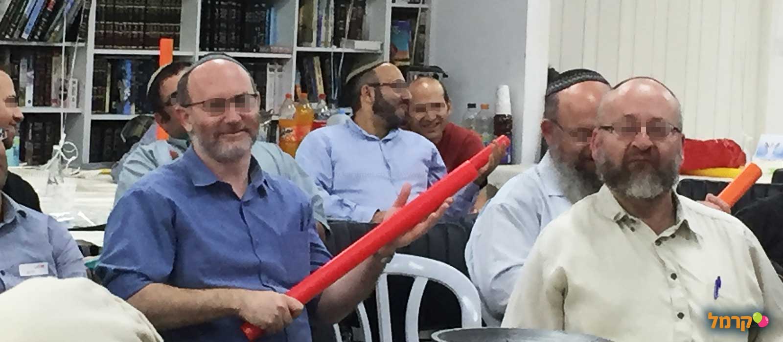 צ'אצ'קעס מוסיקה חברתית - 073-7756939