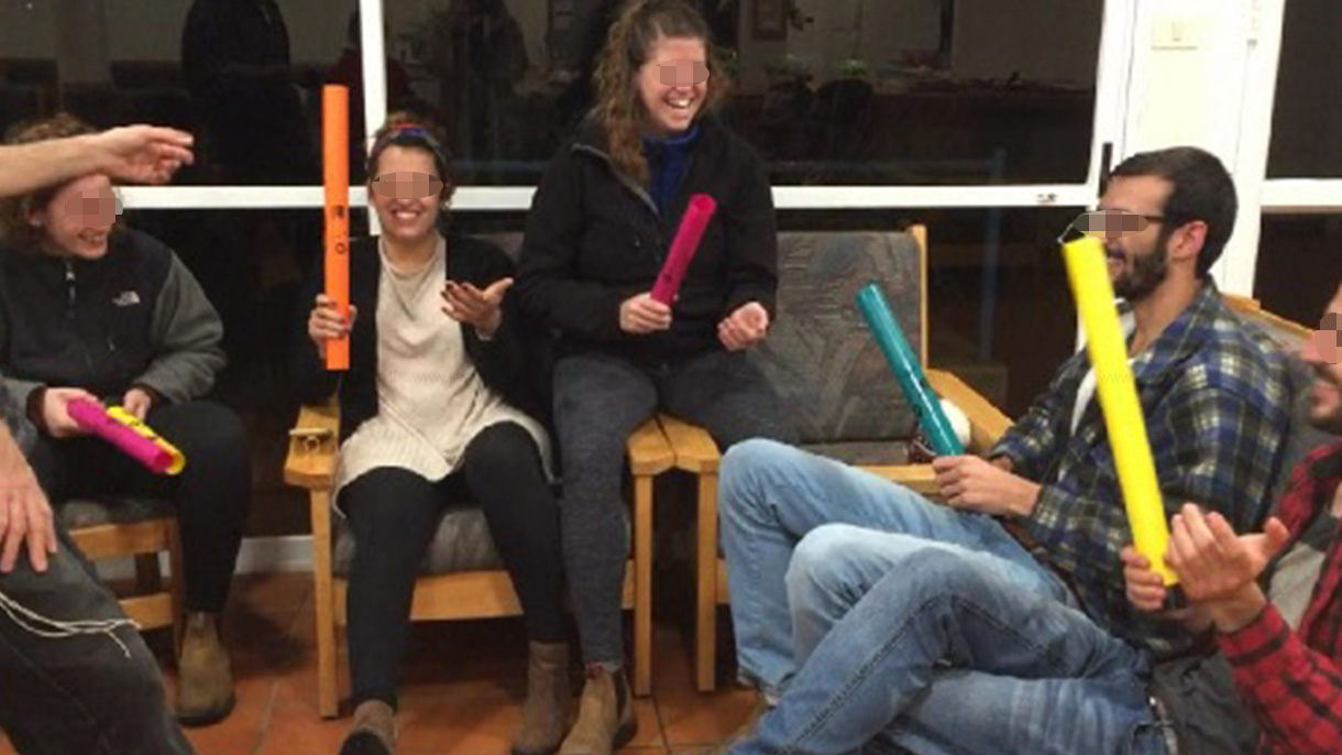 צ'אצ'קעס מוסיקה חברתית - 073-7756939