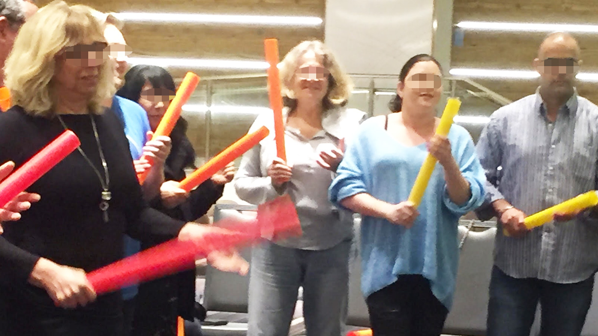 צ'אצ'קעס מוסיקה חברתית - 073-7756939