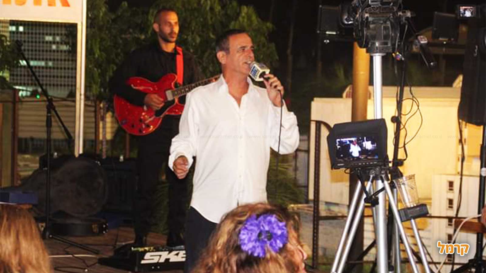 סטנד אפ בהתאמה אישית - 073-7756869