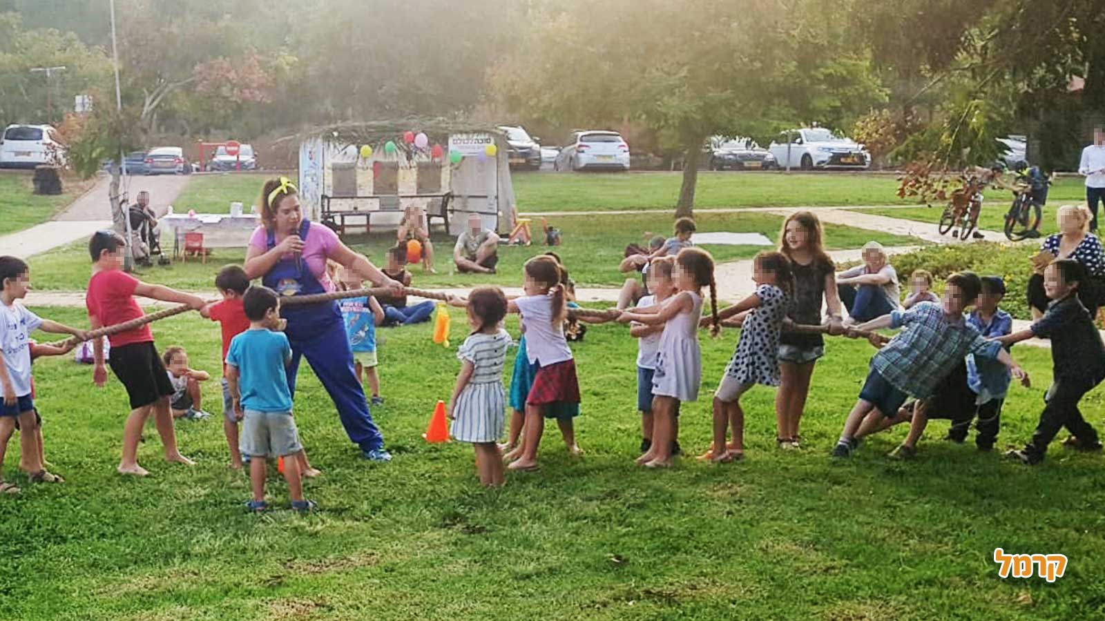 פוגלדת מסיבה של סיפור וזומבה - 073-7583024