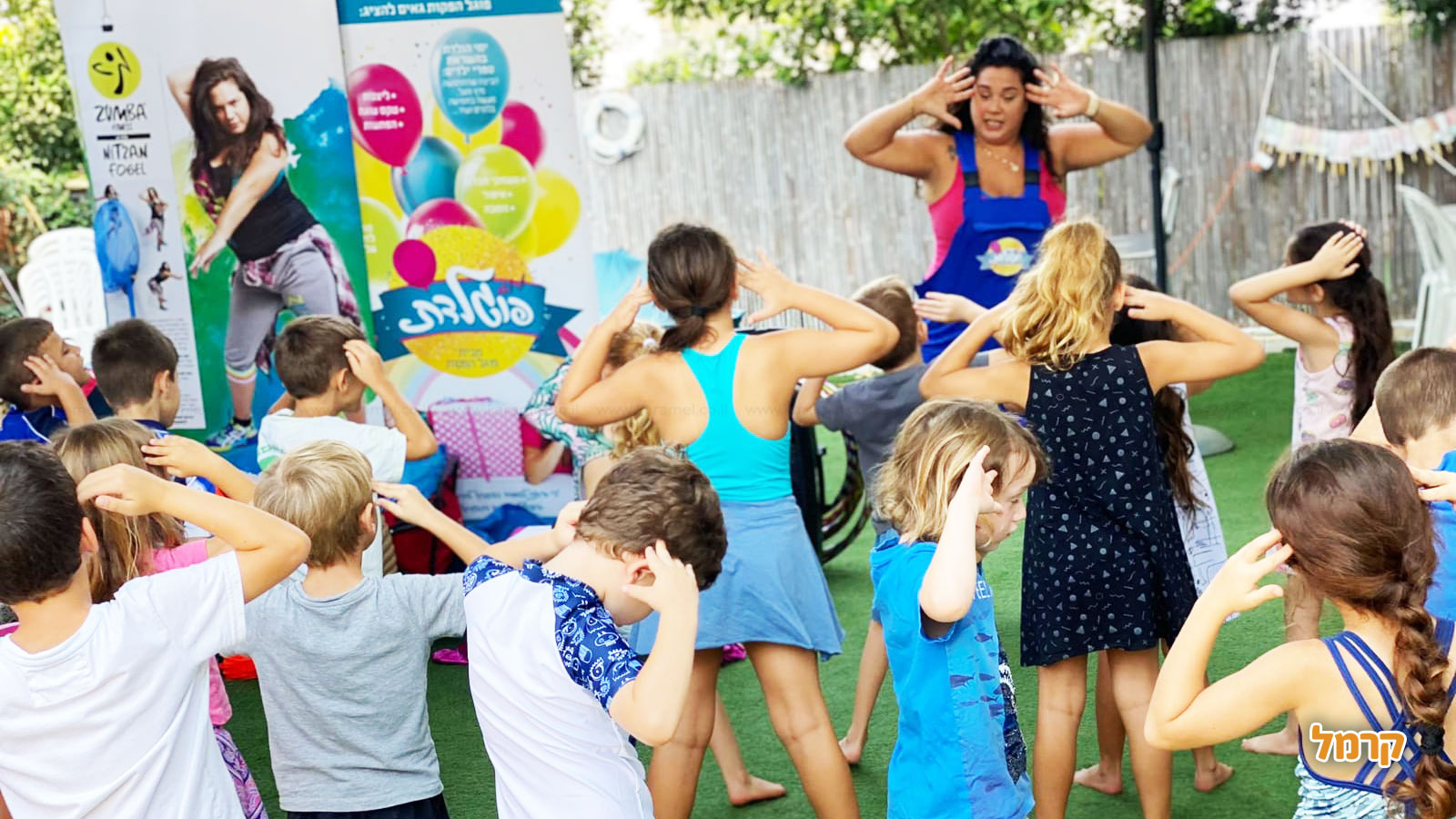 פוגלדת מסיבה של סיפור וזומבה - 073-7583024