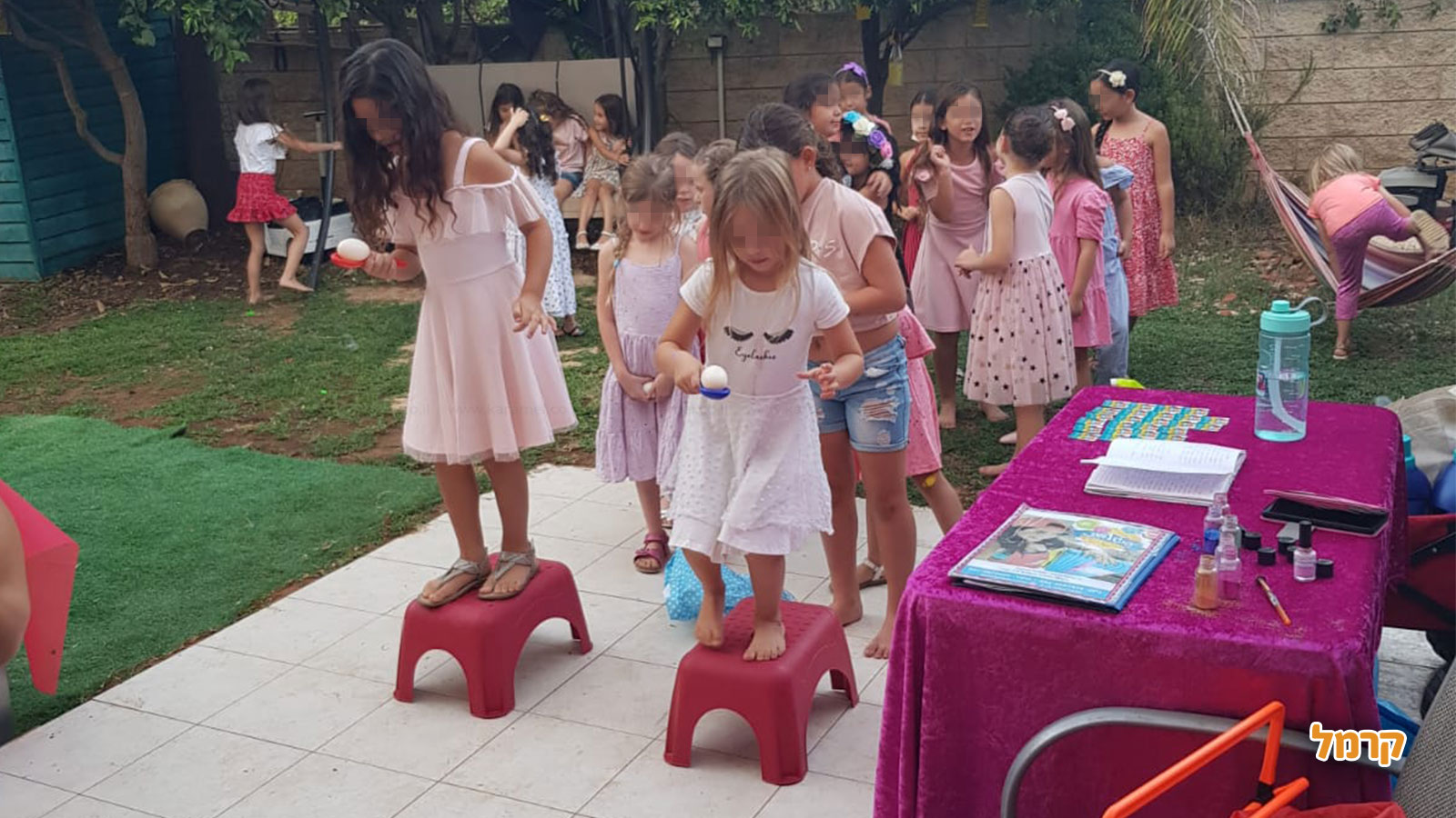 פוגלדת מסיבה של סיפור וזומבה - 073-7583024