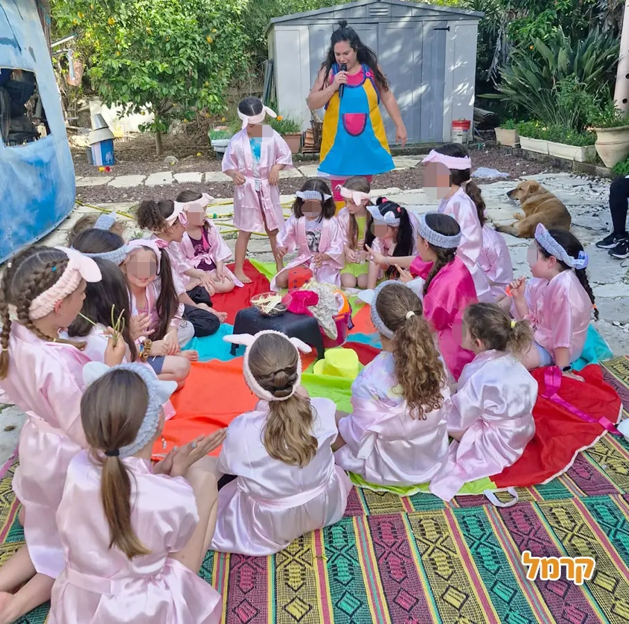 פוגלדת מסיבה של סיפור וזומבה - 073-7583024