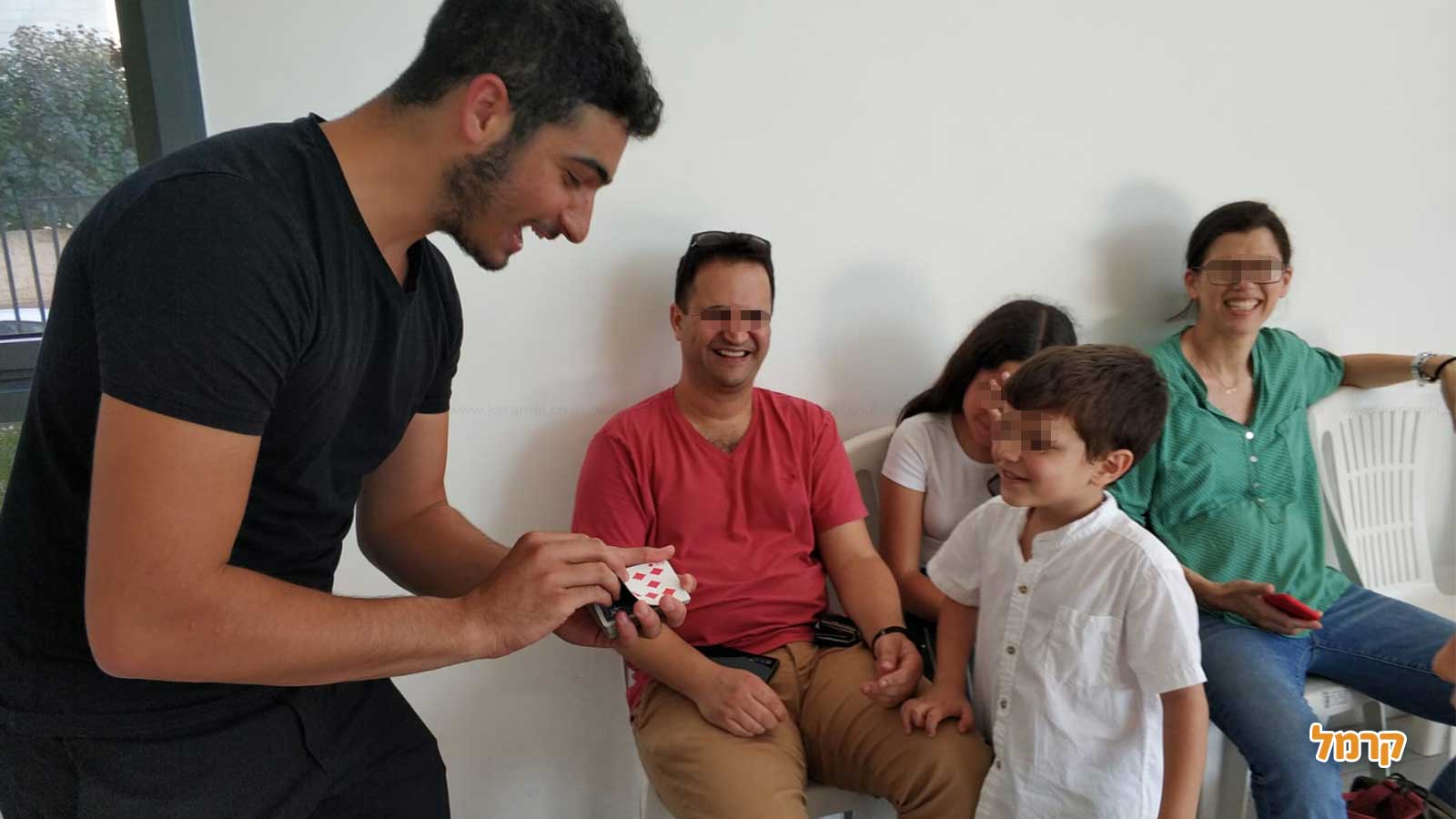 אלעד הקוסם - חגיגת קסמים והומור - 073-7026265