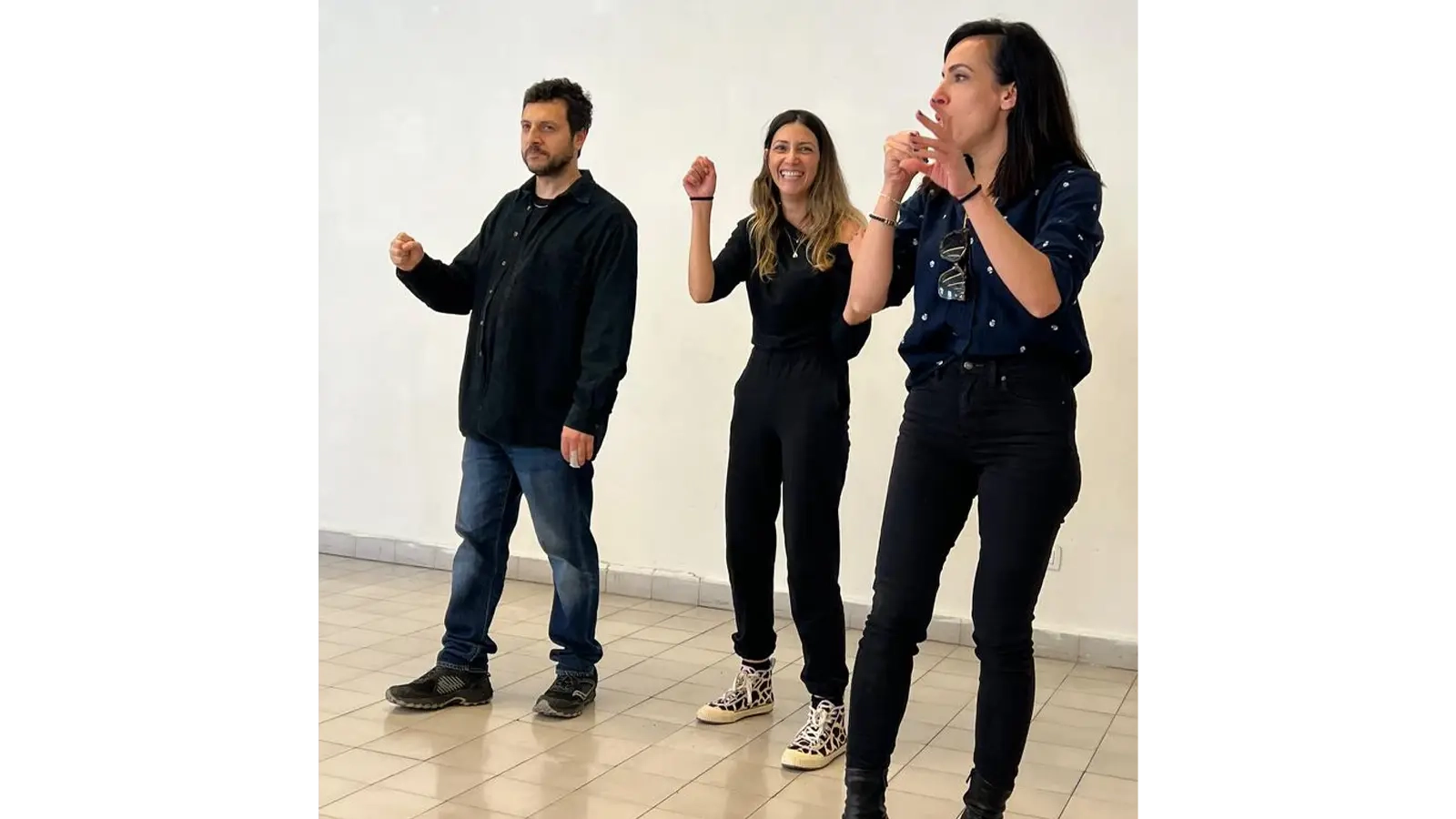 רנדומלי - מופע אימפרוביזציה - 073-7026237