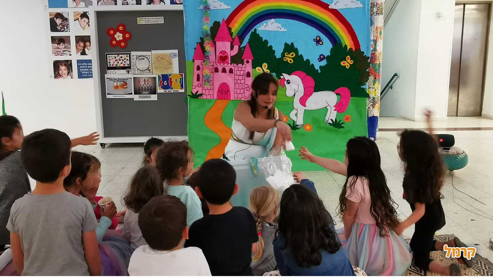 תיאטרון שיגעון - בכל מפגש סיפור  - 073-7590788