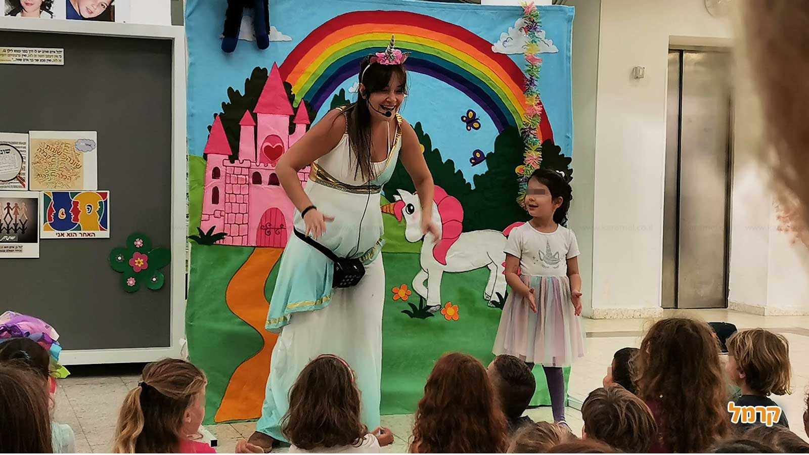 תיאטרון שיגעון - בכל מפגש סיפור  - 073-7590788