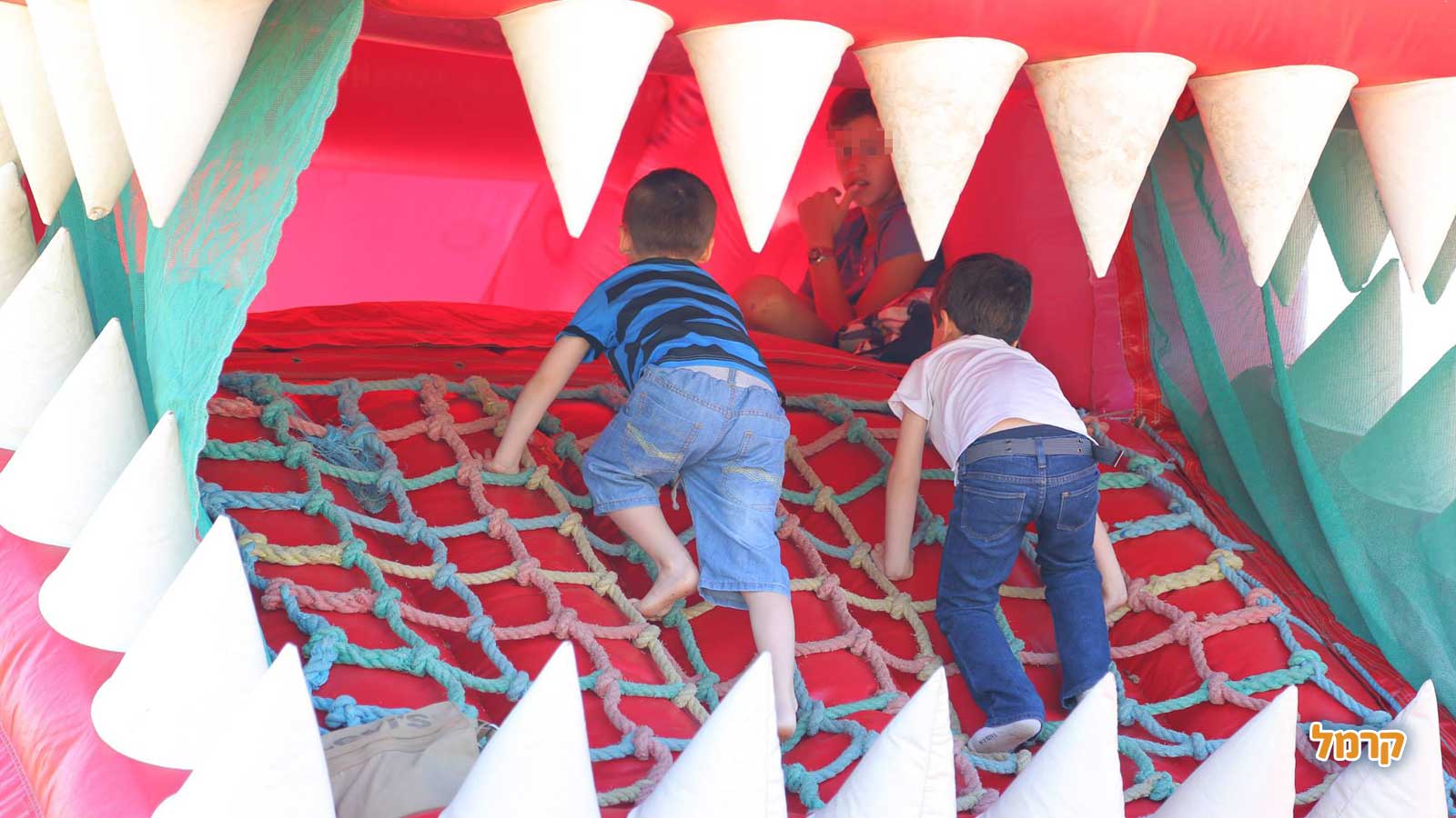 מג'יקלנד Magicland - מתנפחים מדליקים - 073-7590506