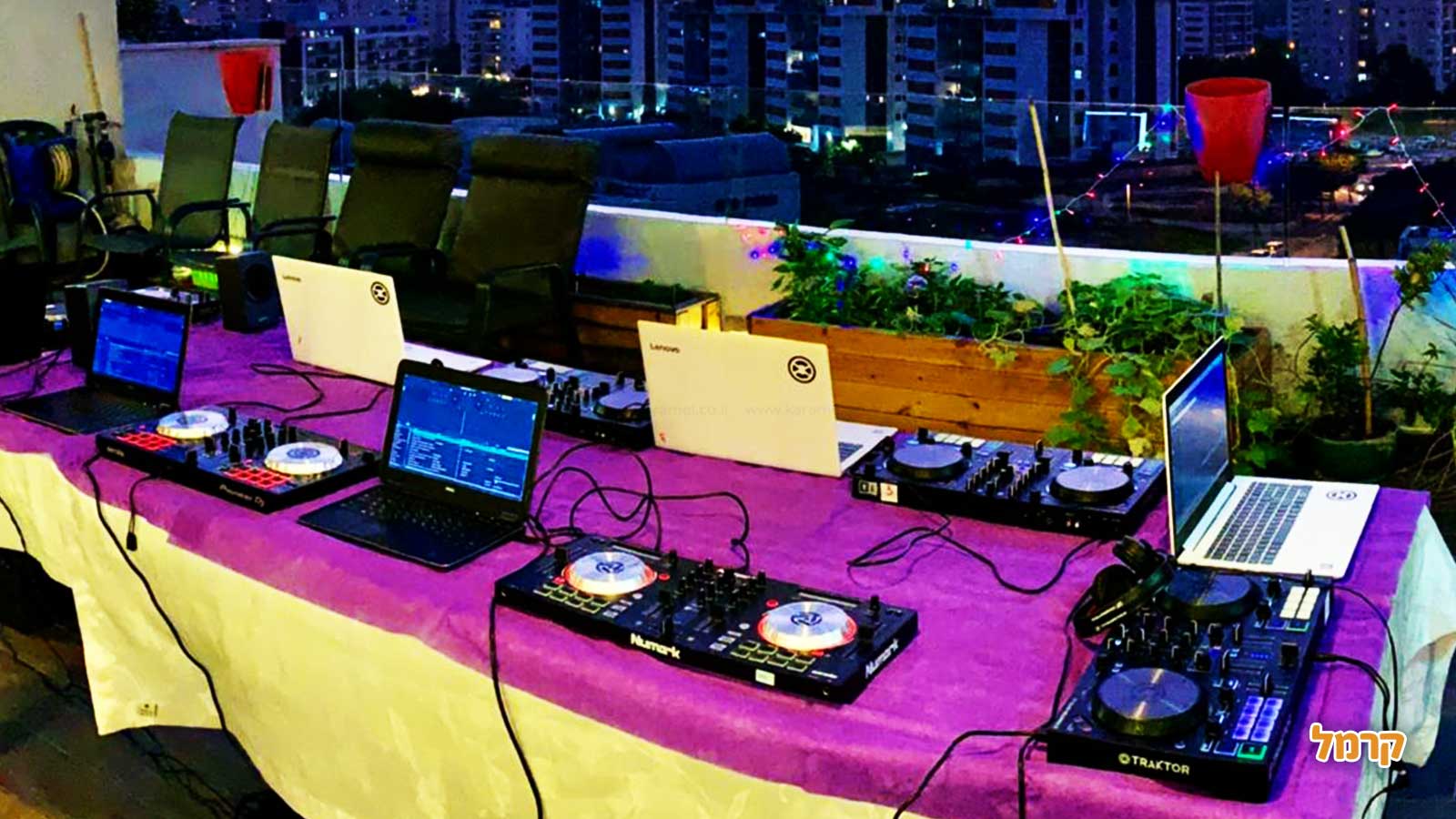 Follow the Beat - 073-7839892
