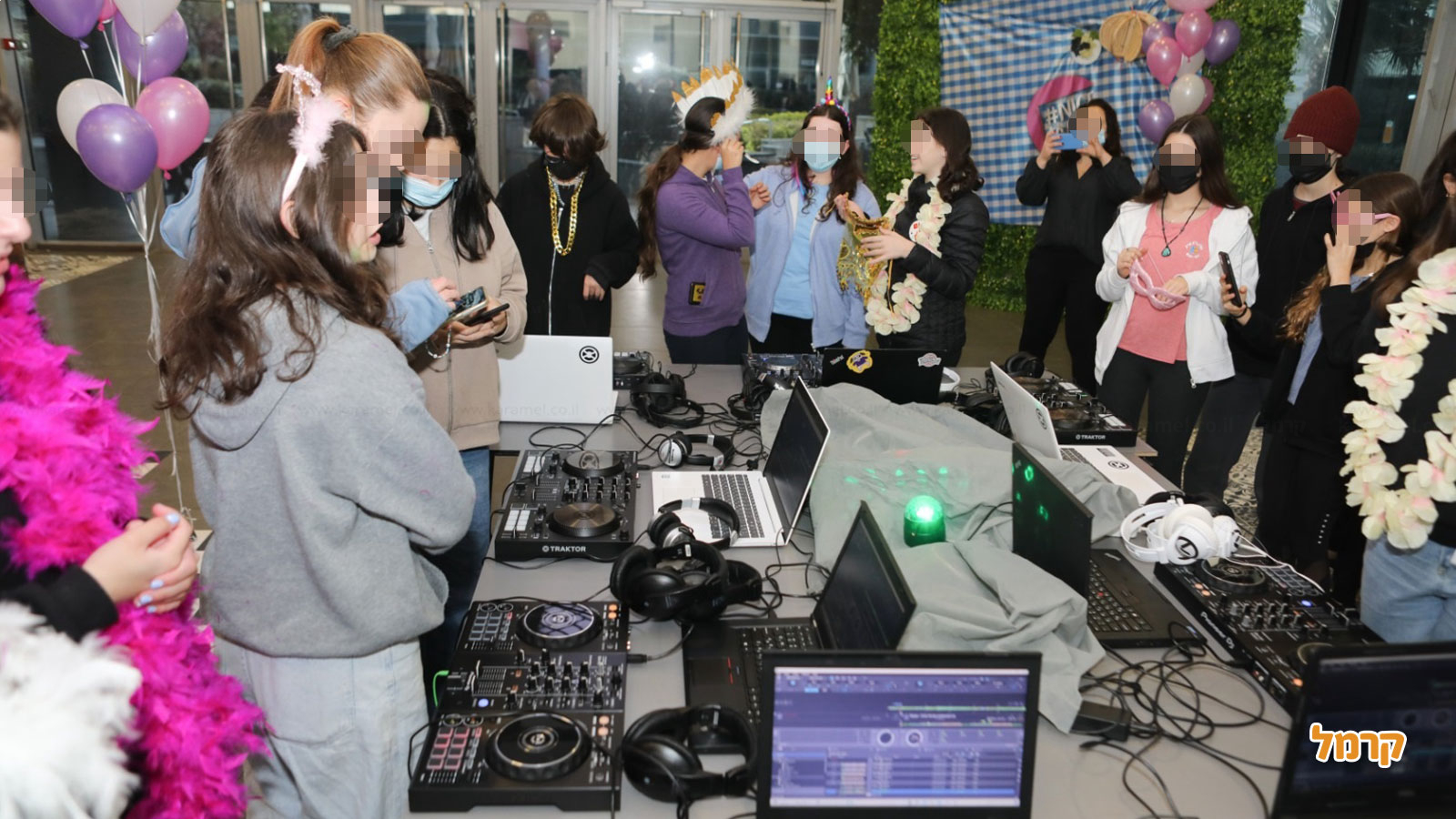 Follow the Beat - 073-7839892