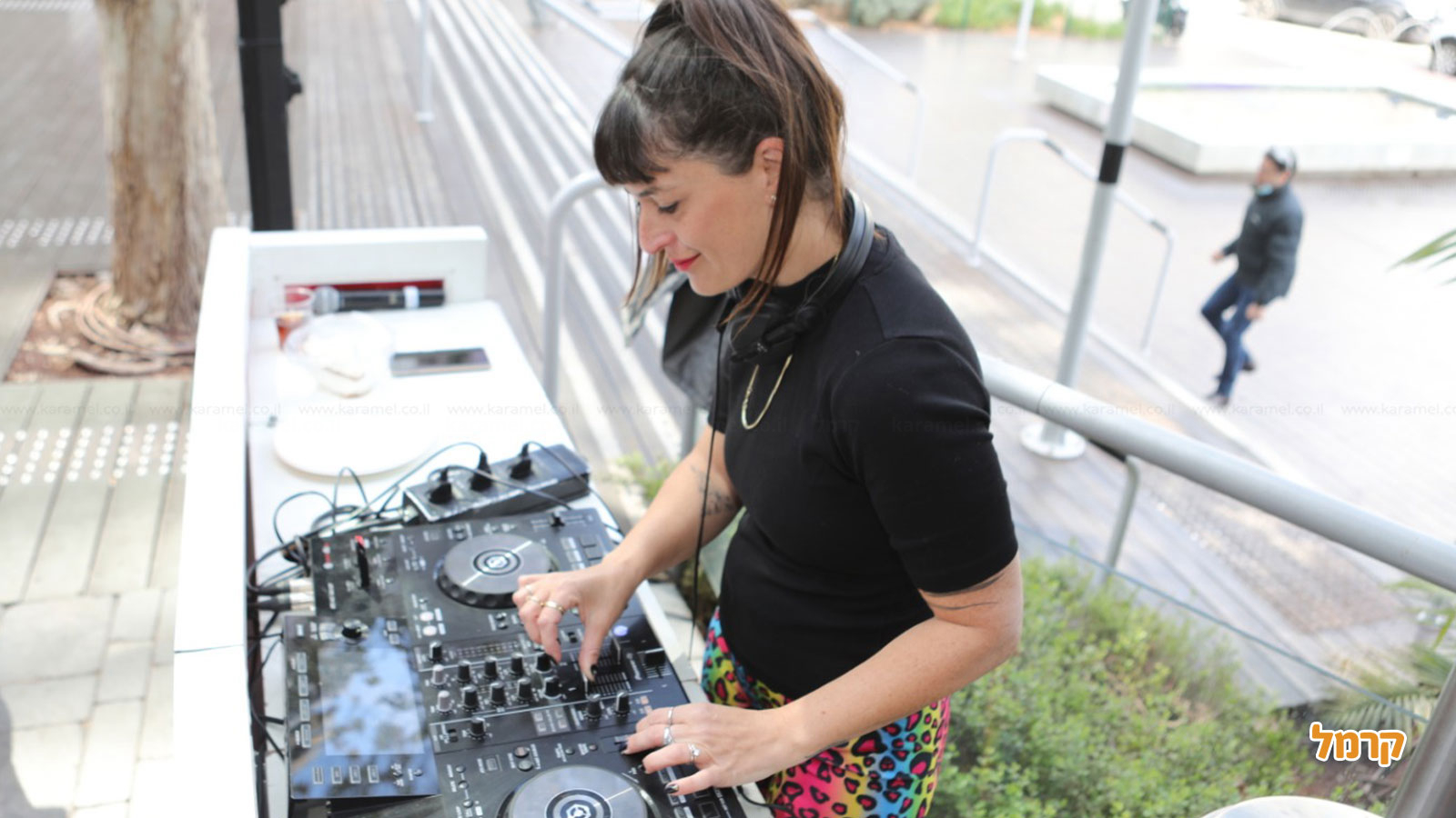 Follow the Beat - 073-7839892