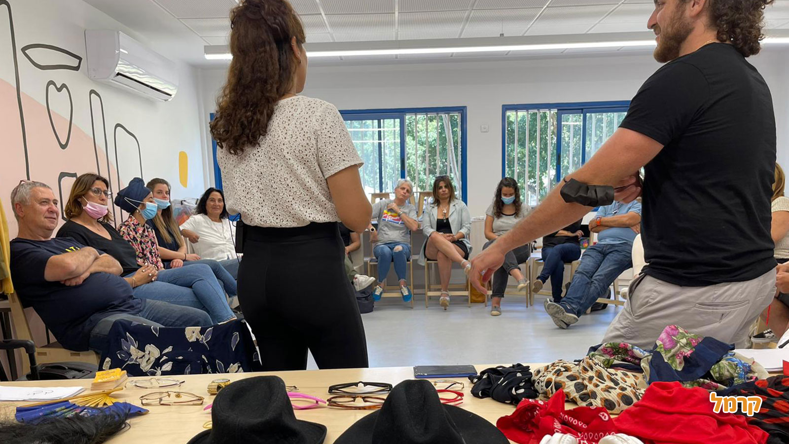 בול בשבילכם - סדנת צחוק מגבשת - 073-7814343