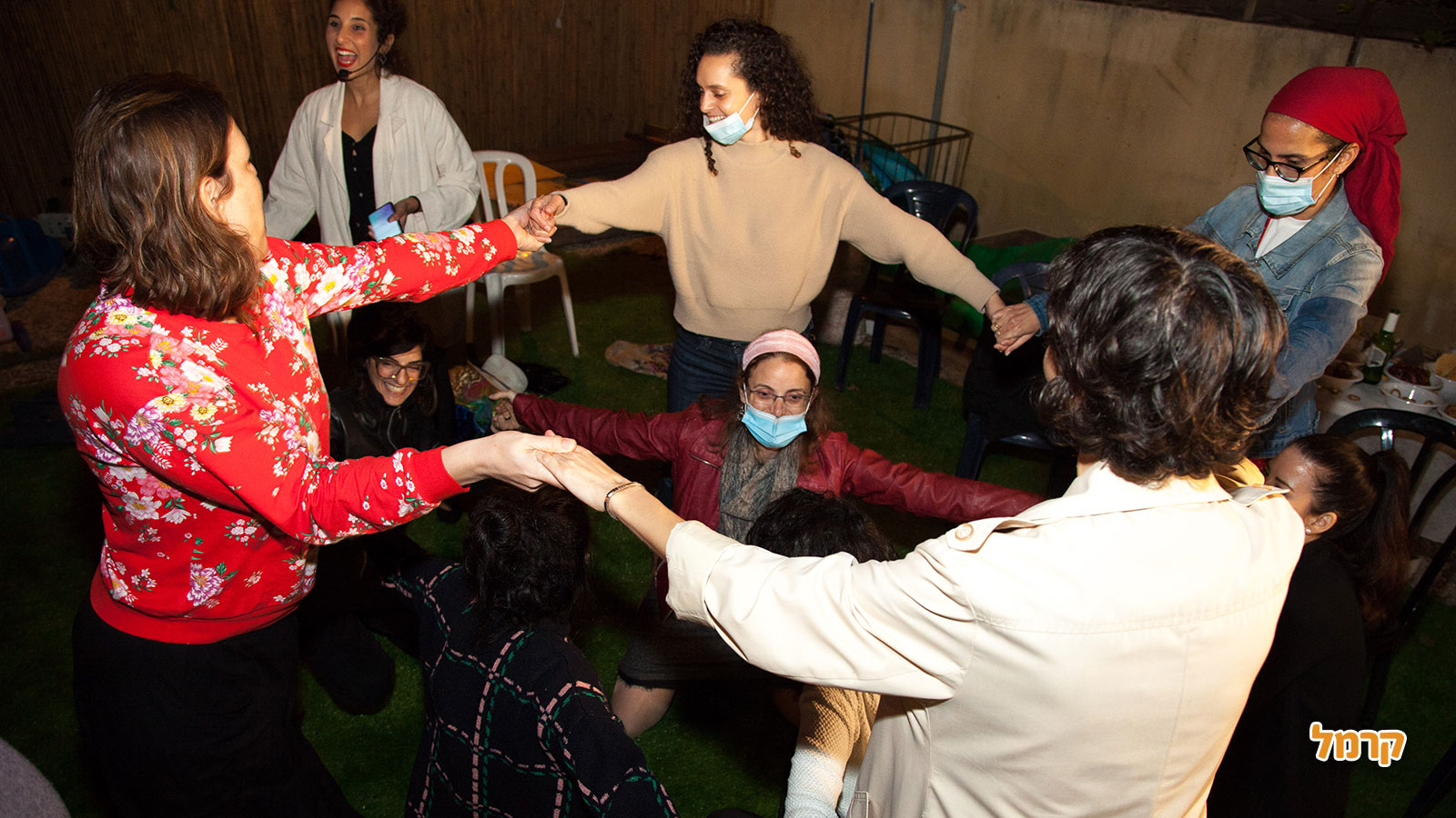 בול בשבילכם - סדנת צחוק מגבשת - 073-7814343