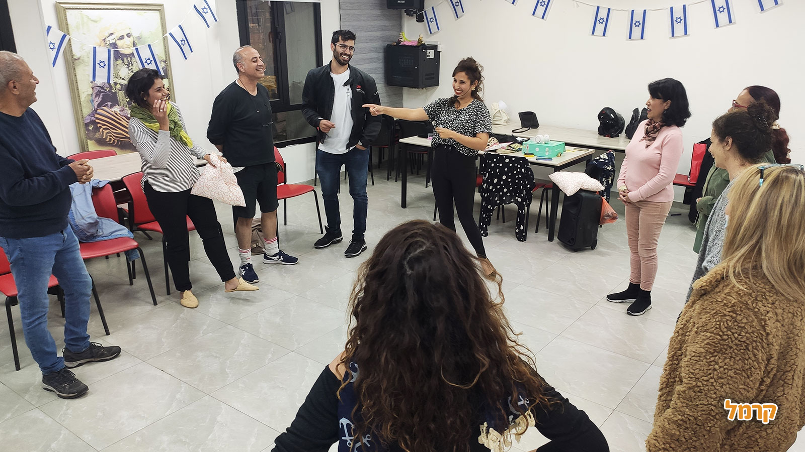 בול בשבילכם - סדנת צחוק מגבשת - 073-7814343