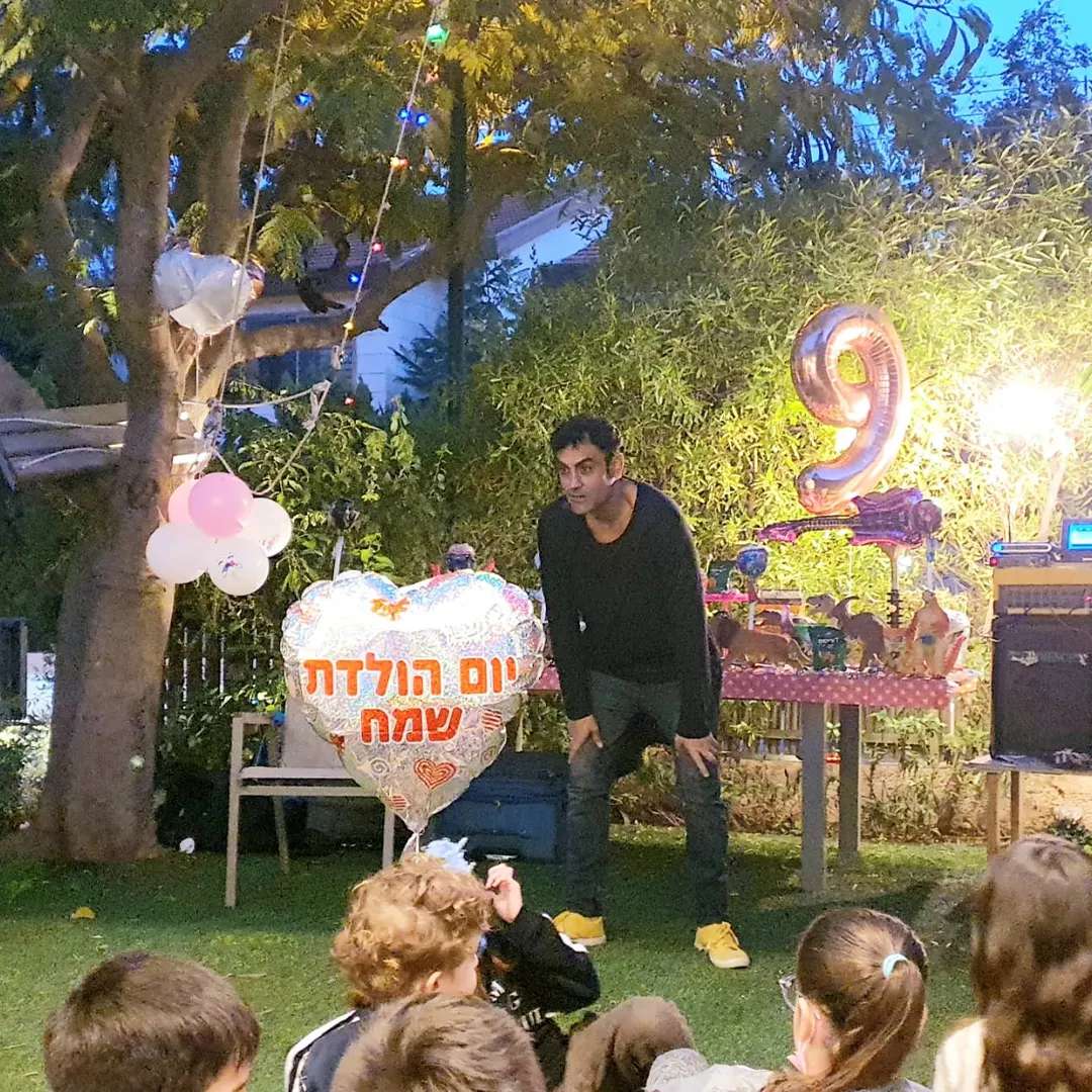 יובלדת יום הולדת וסטנד אפ
