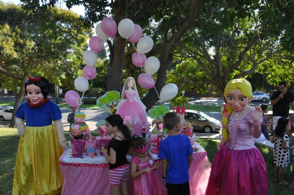 פינצ'י ליצנים - 1700-55-07-55