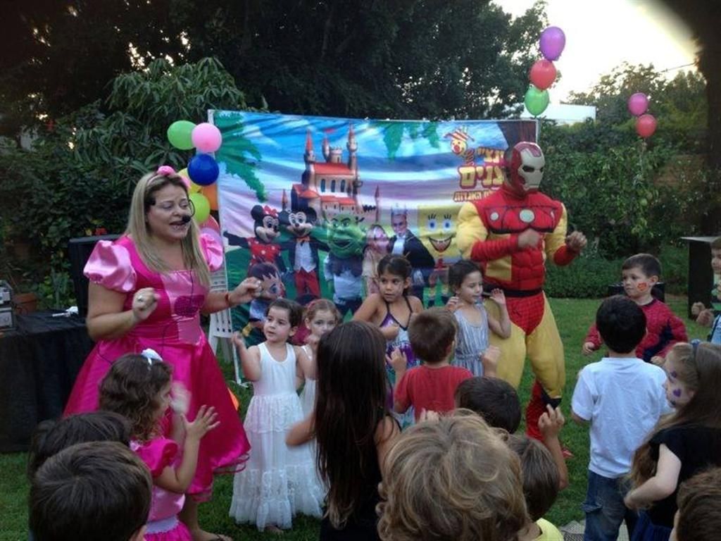 פינצ'י ליצנים - 1700-55-07-55