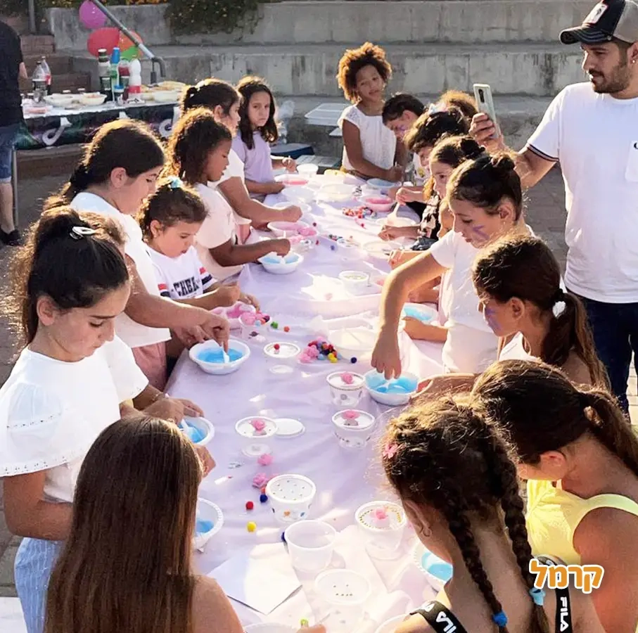 גיבורת האור בהפעלת חד קרן / סליים - 073-7548618