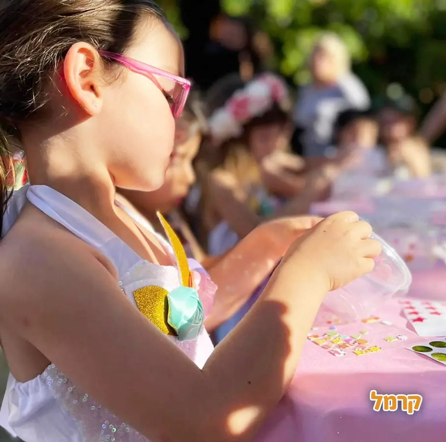 גיבורת האור בהפעלת חד קרן / סליים - 073-7548618