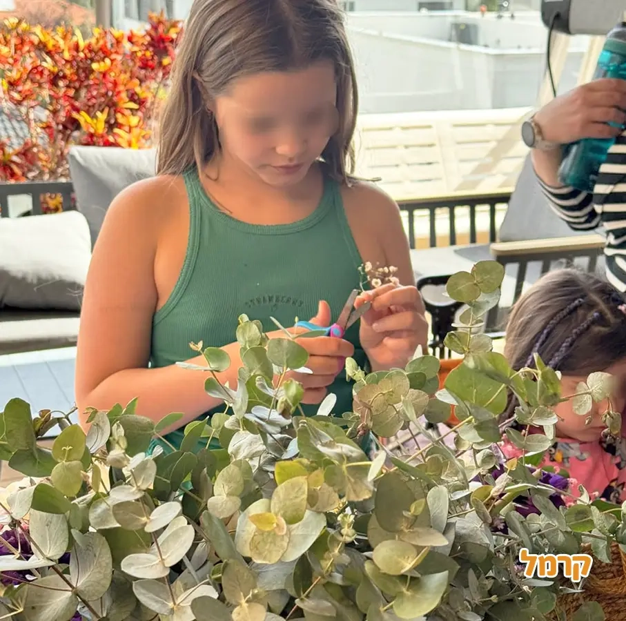 דריה עיצוב בפרחים - 073-7824021