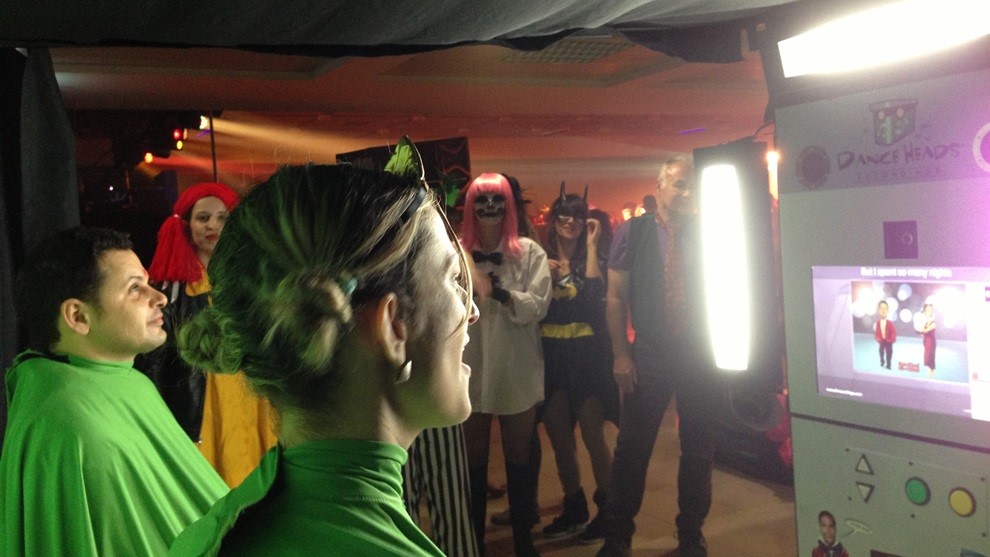 ראשים רוקדים - 073-7581948