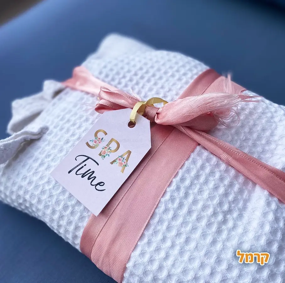 בנות חוגגות בסטייל אחר - 073-7585446