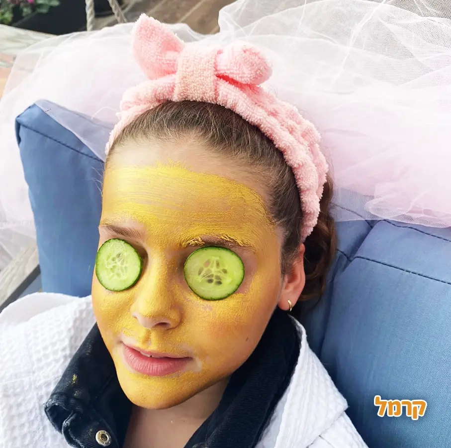 בנות חוגגות בסטייל אחר - 073-7585446