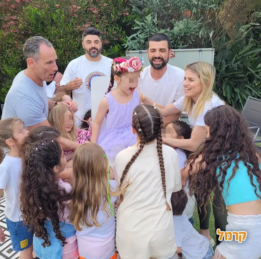 בנות חוגגות בסטייל אחר - 073-7585446
