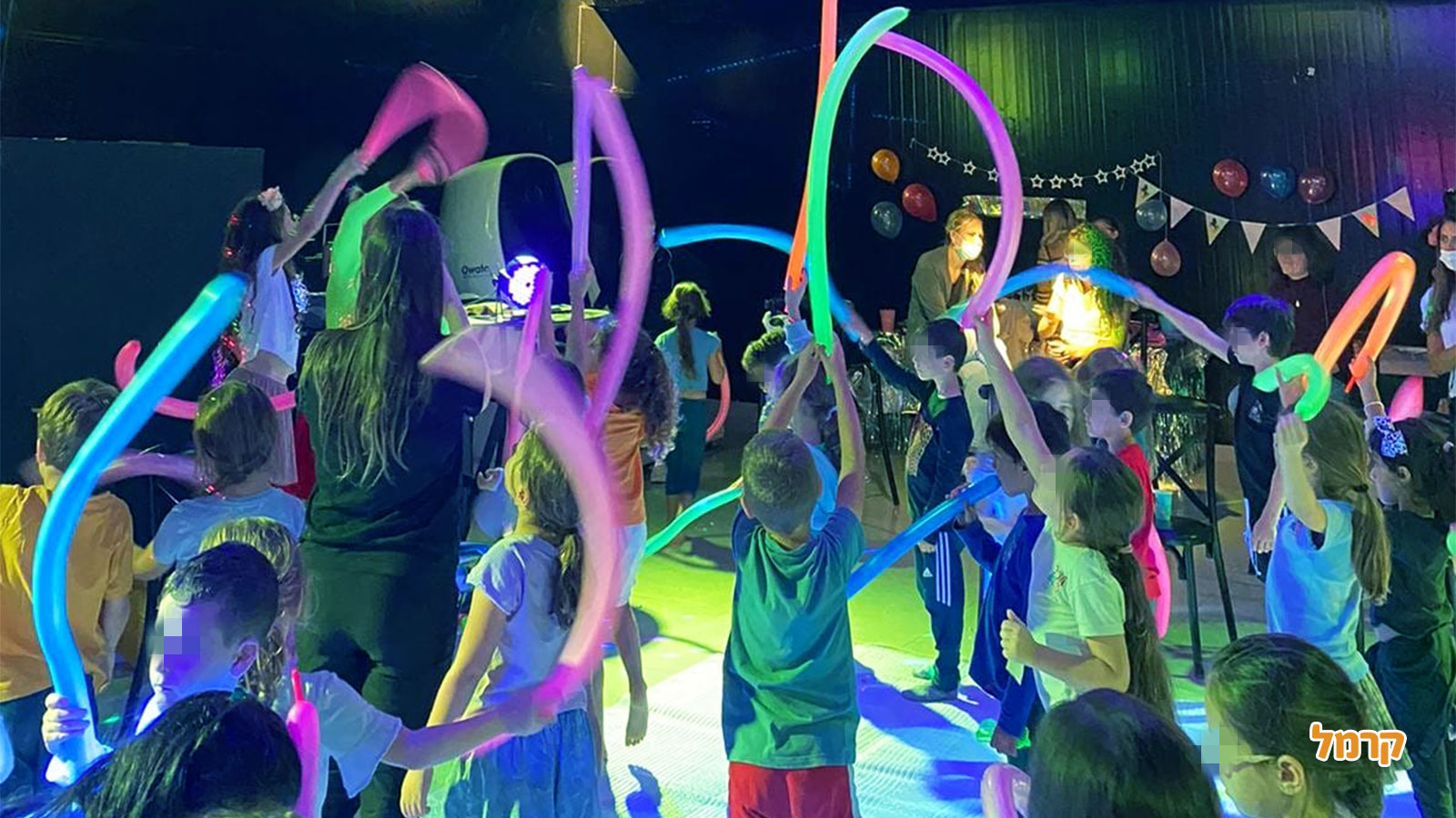 מסיבת פולמון זוהרת במיוחד - 073-7597106	