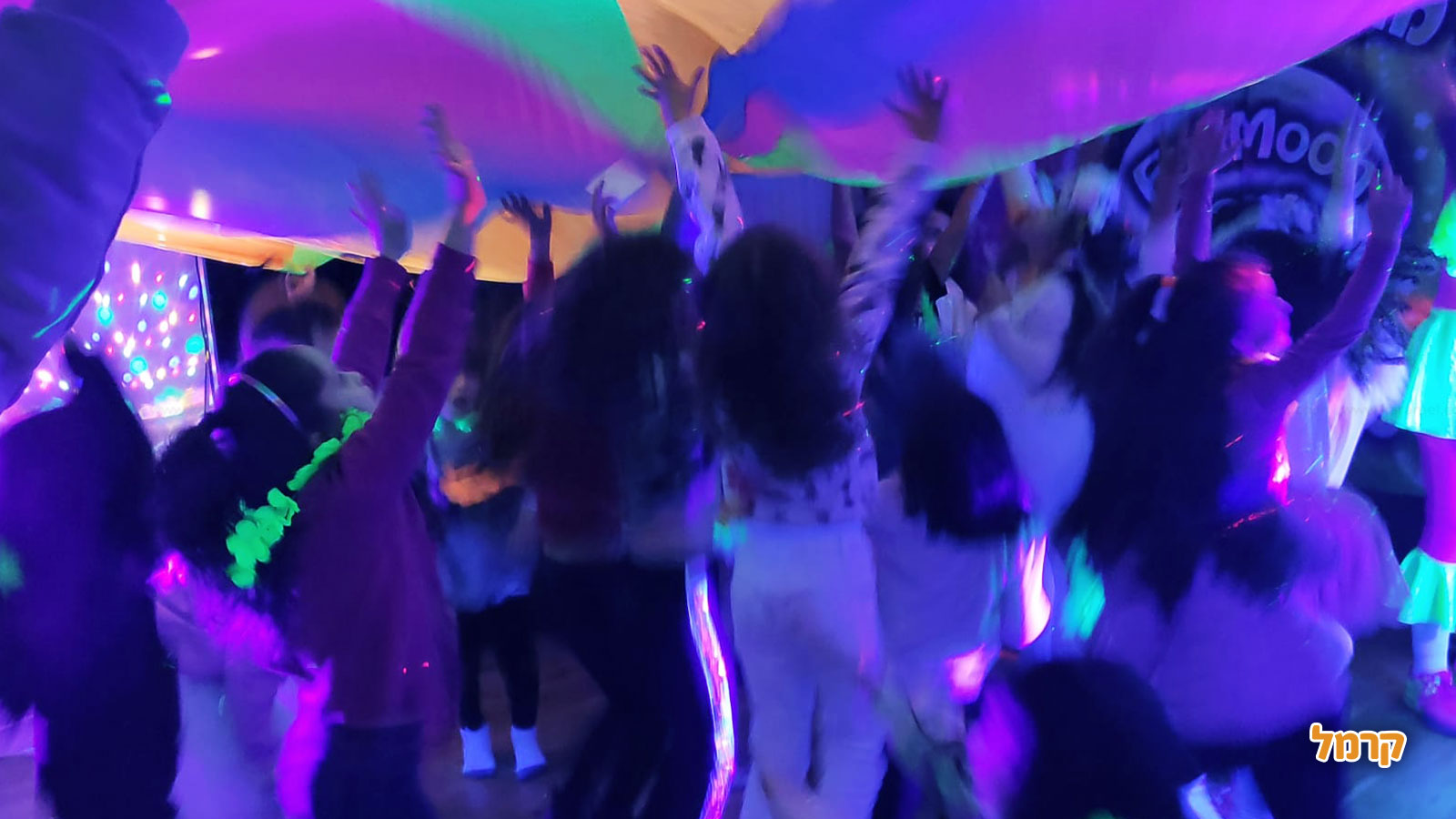 מסיבת פולמון זוהרת במיוחד - 073-7597106	