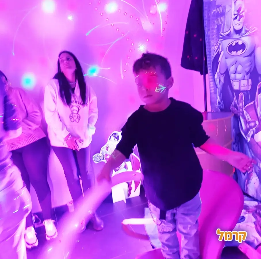 מסיבת פולמון זוהרת במיוחד - 073-7597106	